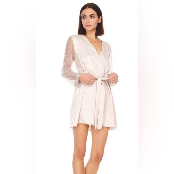 Flora Nikrooz Showstopper Satin Robe Size S Champagne Satin Lace Bridal NWT - Picture 3 of 16